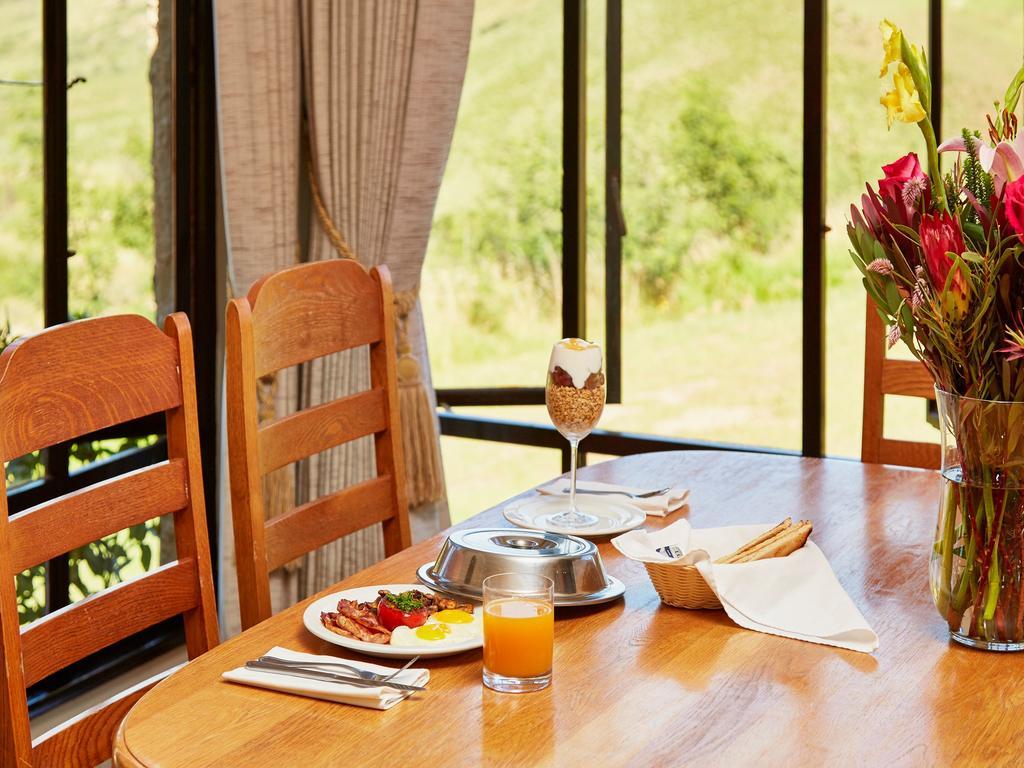 First Group Midlands Saddle And Trout Hotel Моуирвиер Екстериор снимка