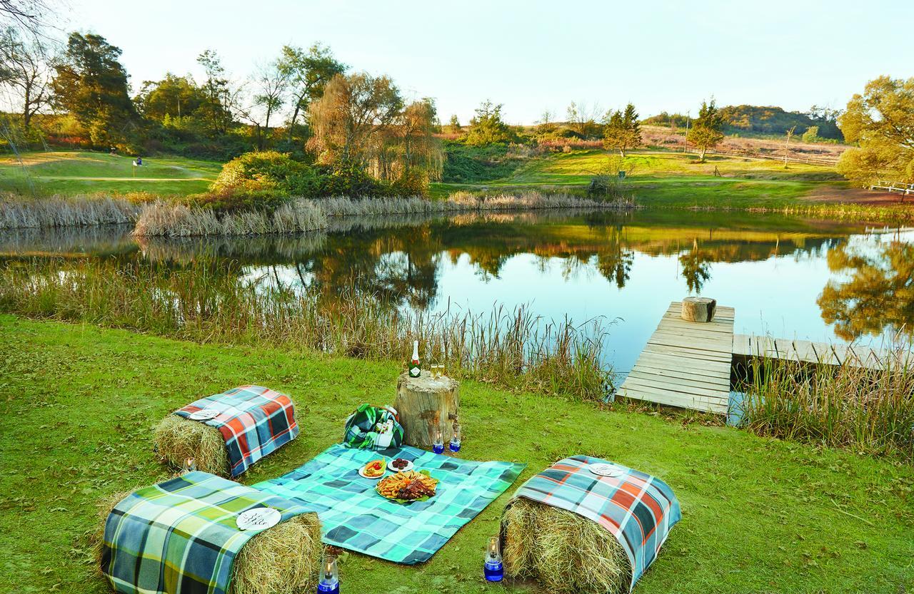 First Group Midlands Saddle And Trout Hotel Моуирвиер Екстериор снимка