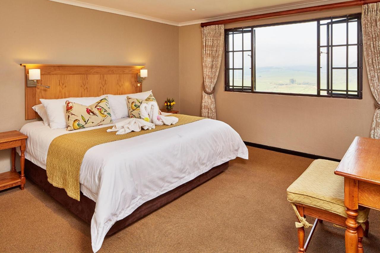 First Group Midlands Saddle And Trout Hotel Моуирвиер Екстериор снимка
