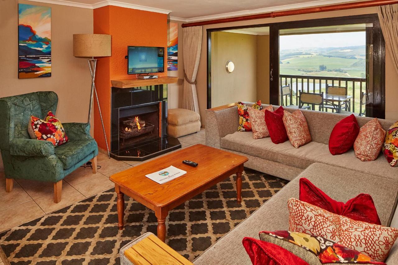 First Group Midlands Saddle And Trout Hotel Моуирвиер Екстериор снимка